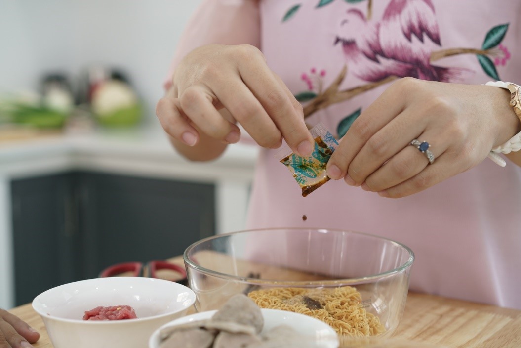 Chế biến mì ăn liền đúng cách giúp bạn có một bữa ăn ngon miệng hơn