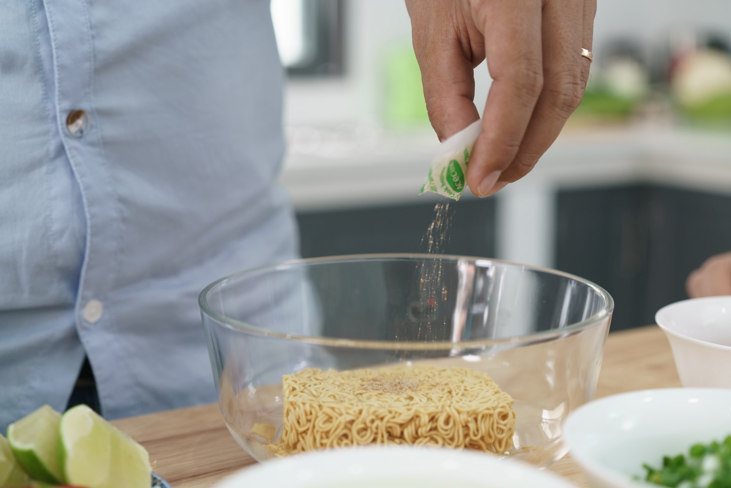 Gói gia vị là "linh hồn" chính của gói mì